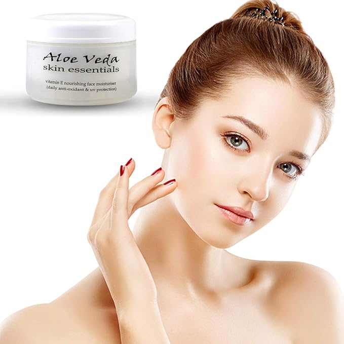 Aloe Veda Vitamin E Nourishing Face Light Moisturising Cream with UV Block Radiance Skin Lightening/Brightening Day Creme 100g