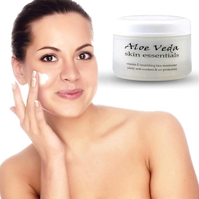Aloe Veda Vitamin E Nourishing Face Light Moisturising Cream with UV Block Radiance Skin Lightening/Brightening Day Creme 100g